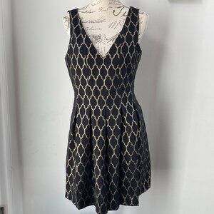 New Vince Camuto Black and Gold dress V neckline size 12